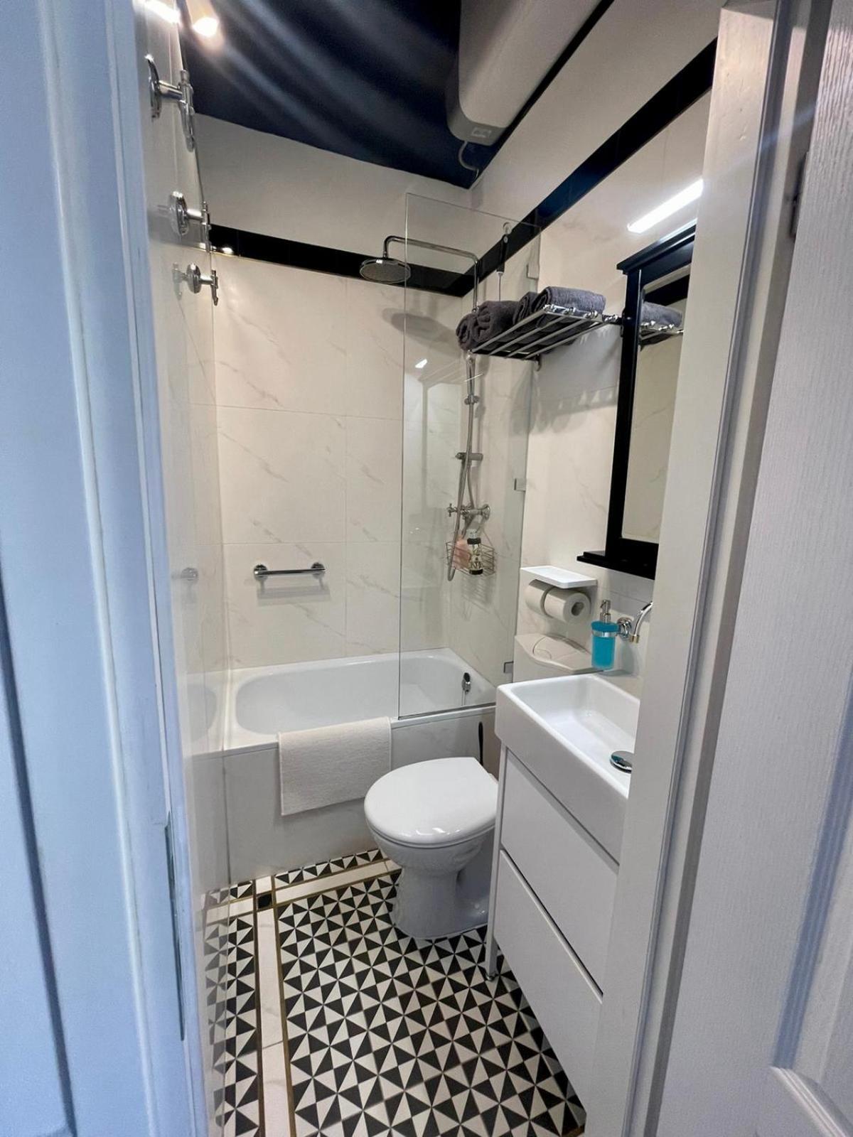 Studio Apartment Lubynski In Center Of Zagabria Esterno foto